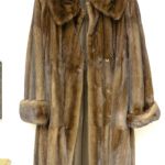 919 9068 FUR COAT